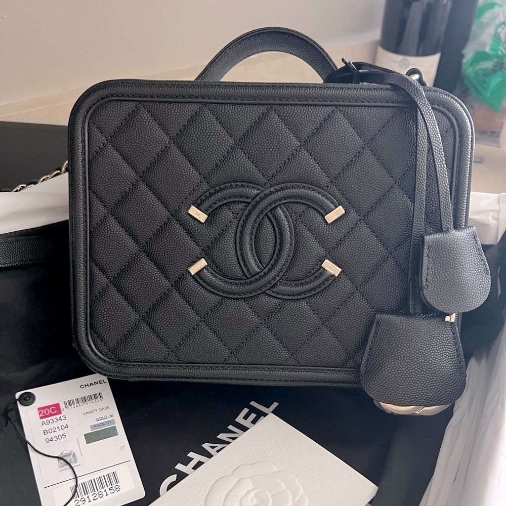 Chanel Medium Black Filigree Quilted Calf Grain Vanity Case w Handle - 20C - NWT